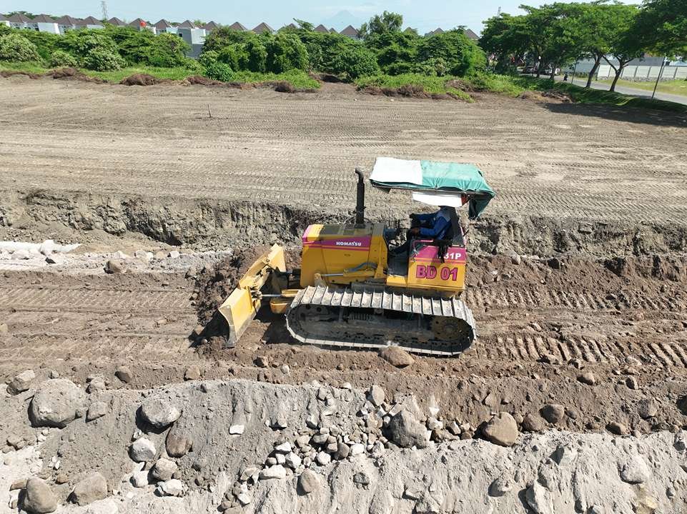 Sewa Bulldozer Komatsu D31P Surabaya, Sidoarjo, Gresik, dan sekitarnya